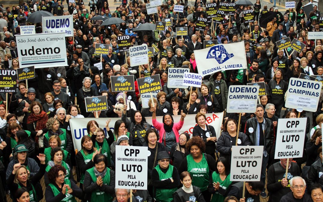 Profissionais do Magistério realizam Ato Público