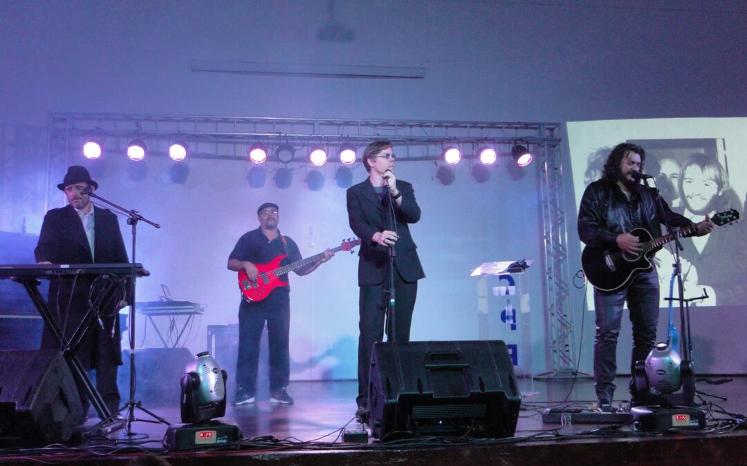 Bee Gees Cover se apresenta no Bar Brahma