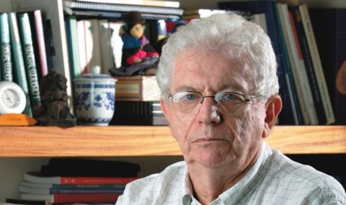 Base curricular tem detalhes demais e pouco enfoque em aluno