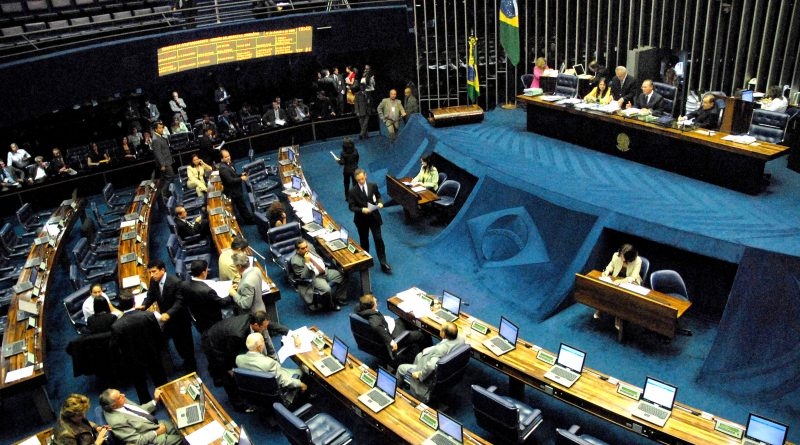 Voto contrário prevalece em consulta do “Escola Sem Partido”