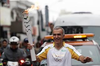Emoção marca a passagem da tocha olímpica por Itararé