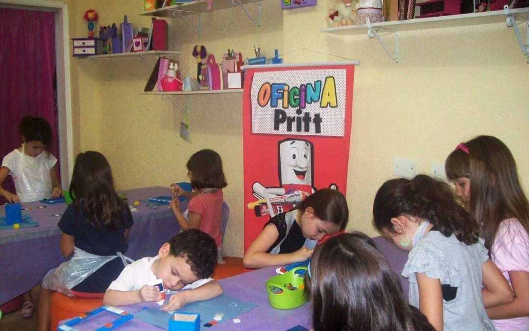 Férias escolares com oficinas infantis
