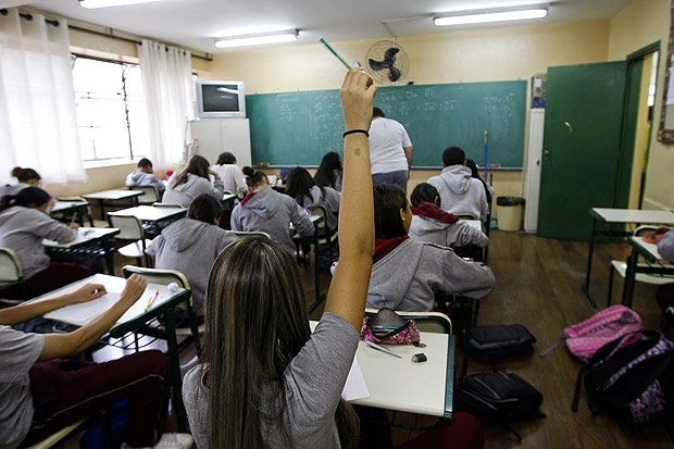 Câmara aprova exigência de filosofia e sociologia no ensino médio