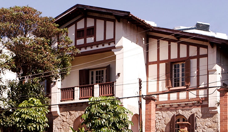 Casa dos Buarque de Hollanda reabre como referência da Educação