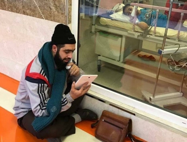 Imagem do professor com aluno em hospital é recorde de visualização