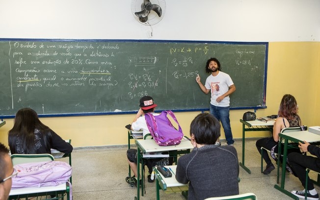 Termina prazo de cadastro para professor temporário