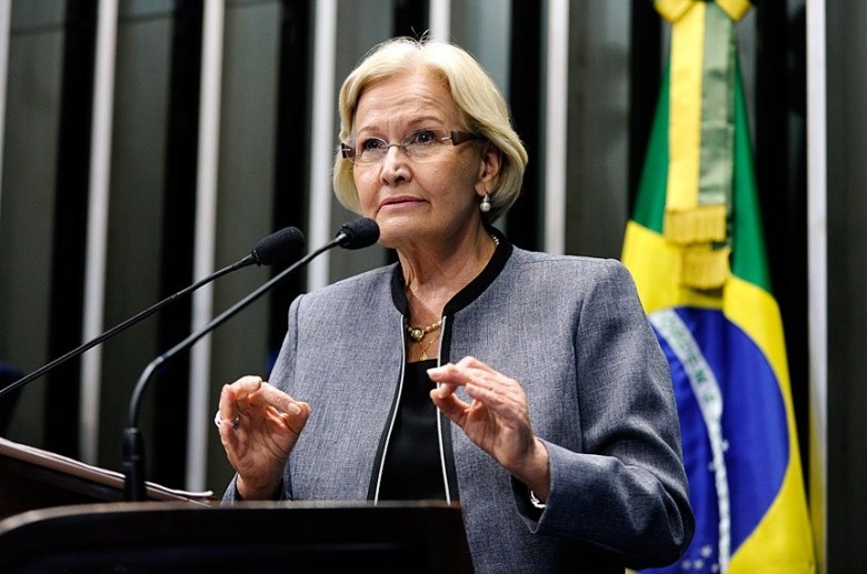 Brasileiras falam de violência nas escolas