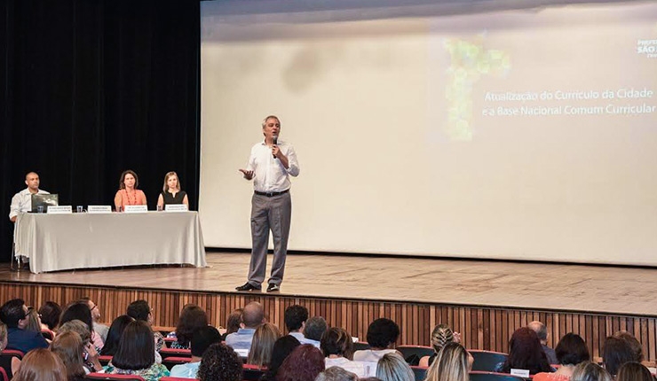 Município de SP debate currículo e a BNCC