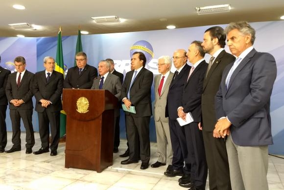 Governo tira servidor estadual e municipal da ref. da Previdência