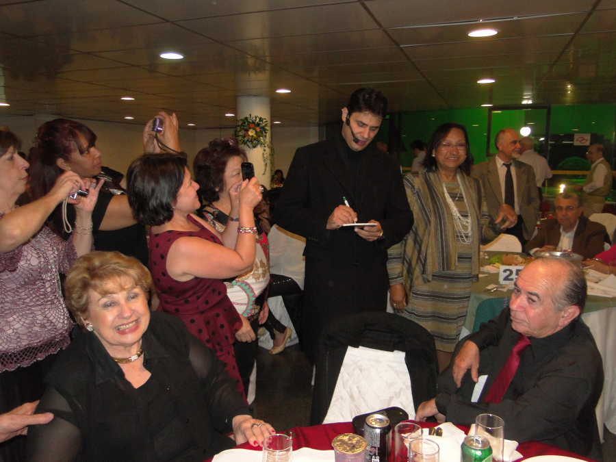 Tupã realiza baile dos signos