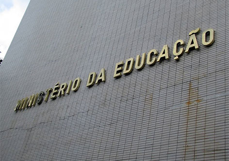 MEC recua e mexe no ensino a distância na Ed. Fundamental