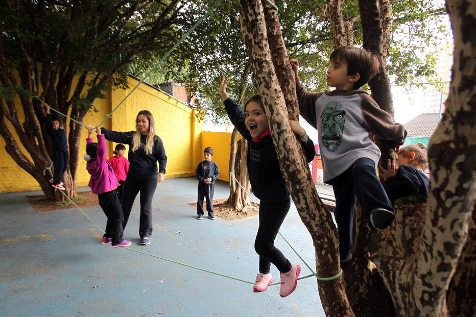 Escolas infantis trocam estudo pela brincadeira, um dos eixos da BNCC