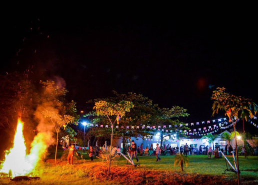 Festa Junina em Adamantina teve até fogueira