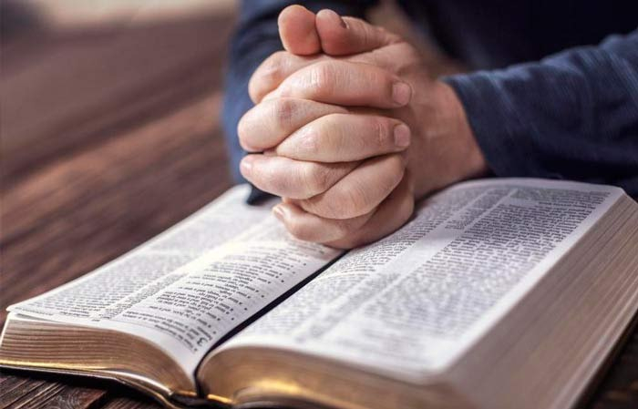 Ensino religioso em escola pública não deve promover crença