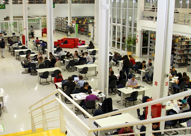 400 professores foram demitidos de faculdades particulares