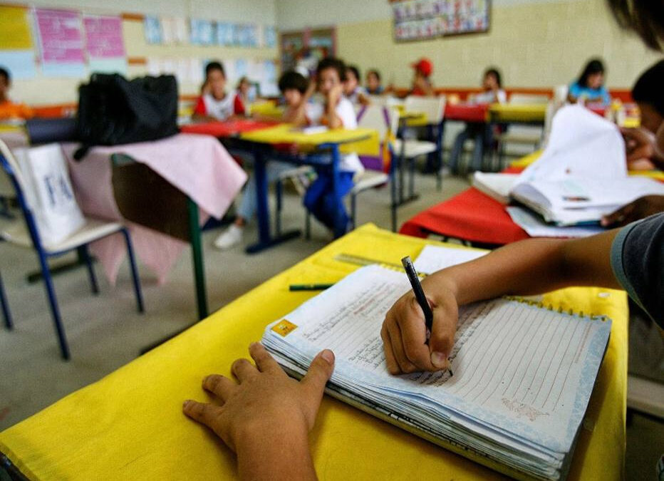 10% dos alunos não concluem alfabetização na rede pública