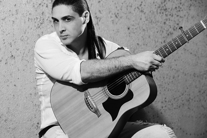 Show gratuito de Bavini, filho de Sérgio Reis