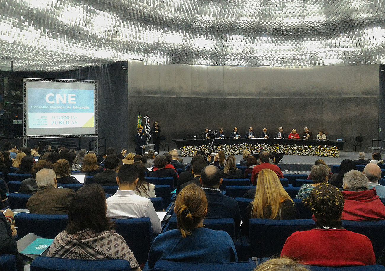 Foto: audiência pública da BNCC em SP