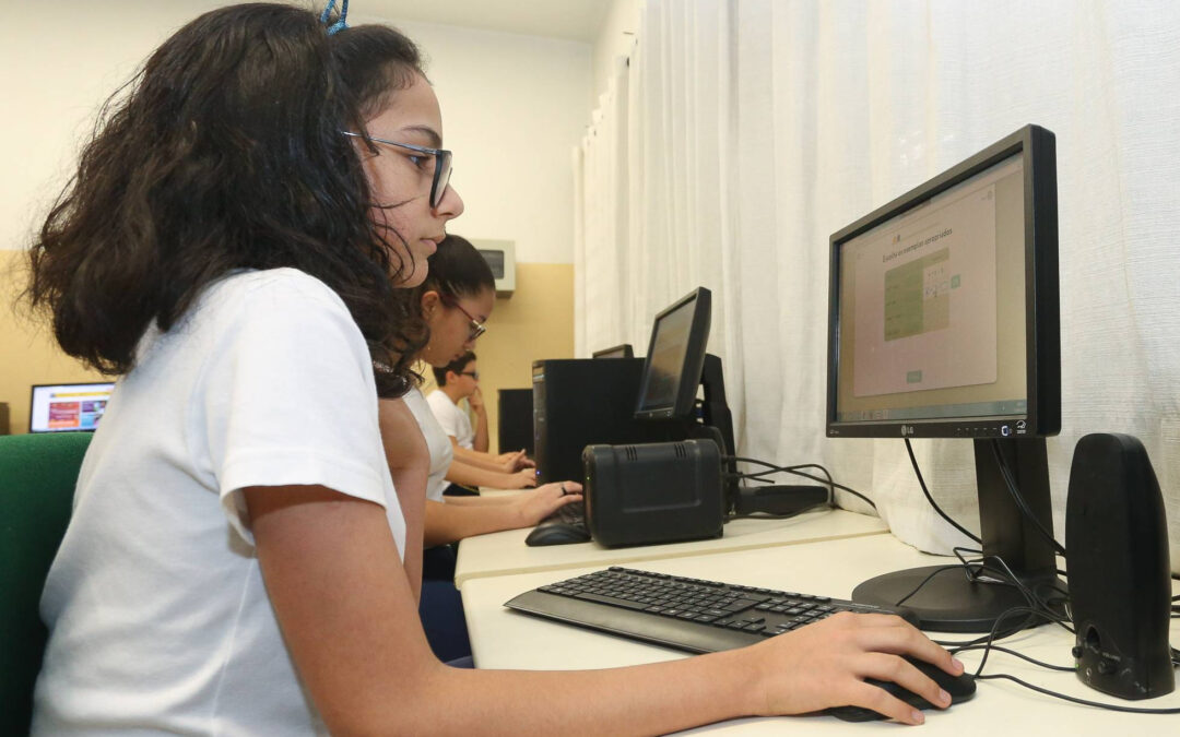 Nas escolas de SP quase 50% creem que há “trabalhos só para homens”