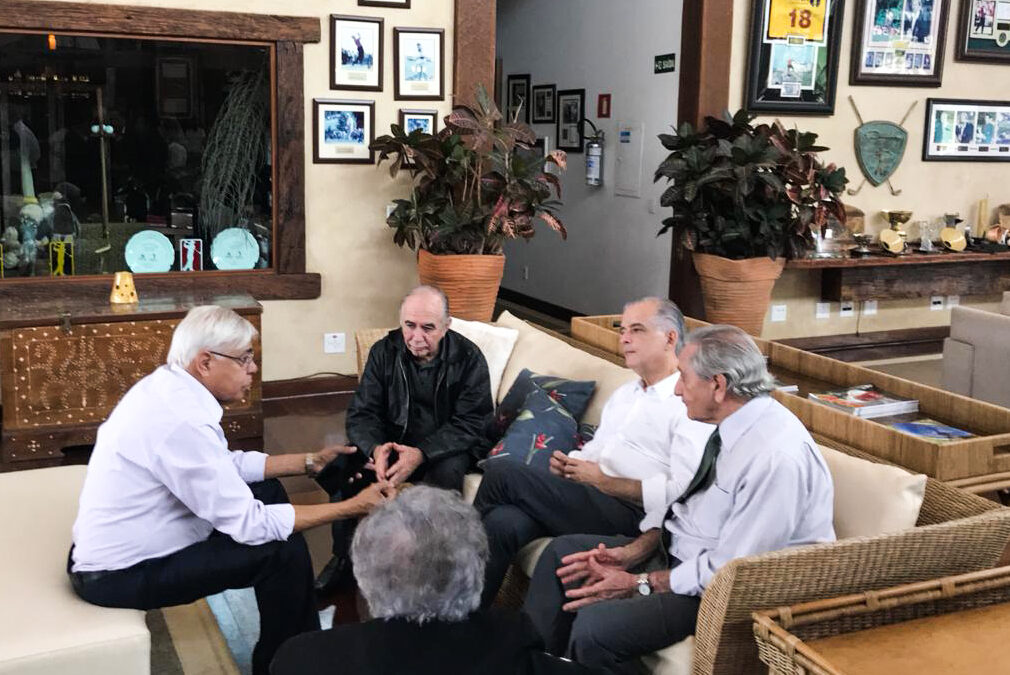 Diretoria se reúne com governador e cobra reajuste