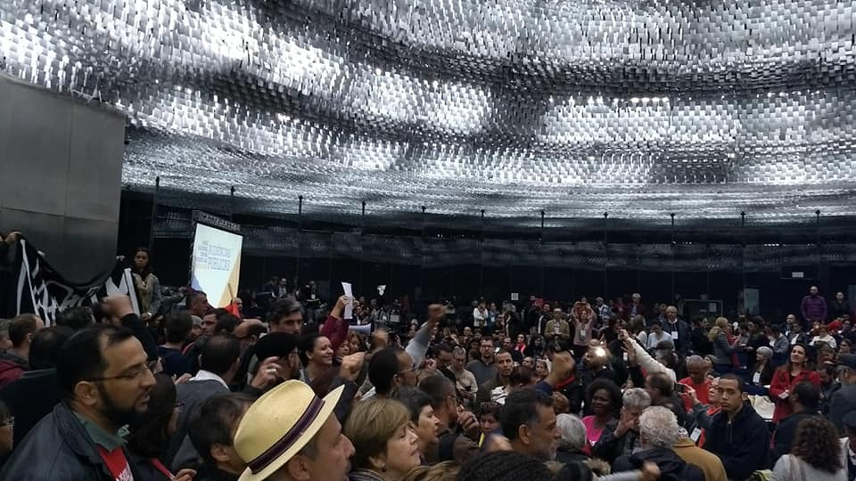 Protesto de professores cancela audiência da BNCC