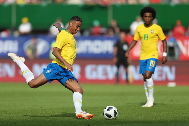 Escolas estaduais não terão aula em horários de jogos do Brasil na Copa