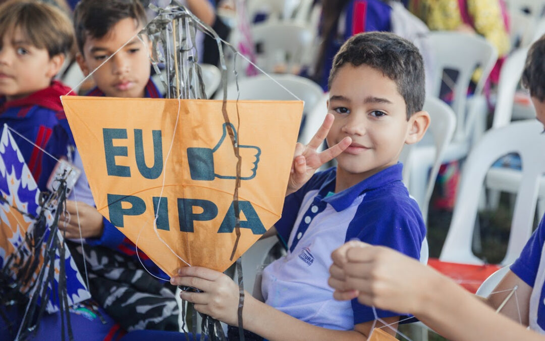 Ações educativas alertam alunos sobre segurança e rede elétrica