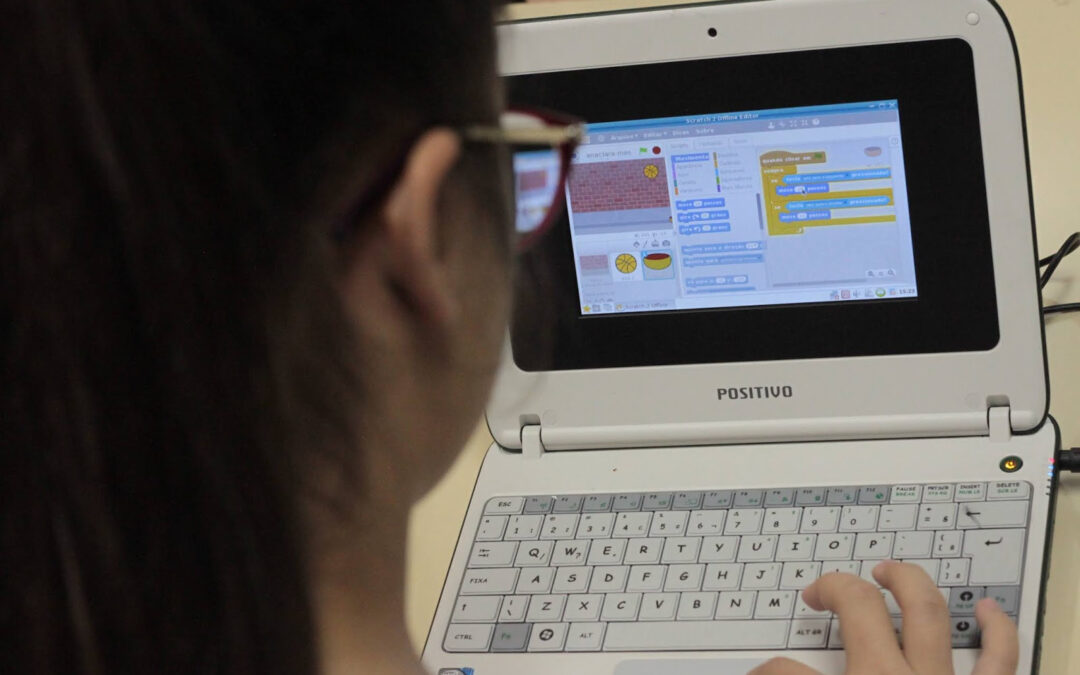 USP leva o universo da computação para escola pública