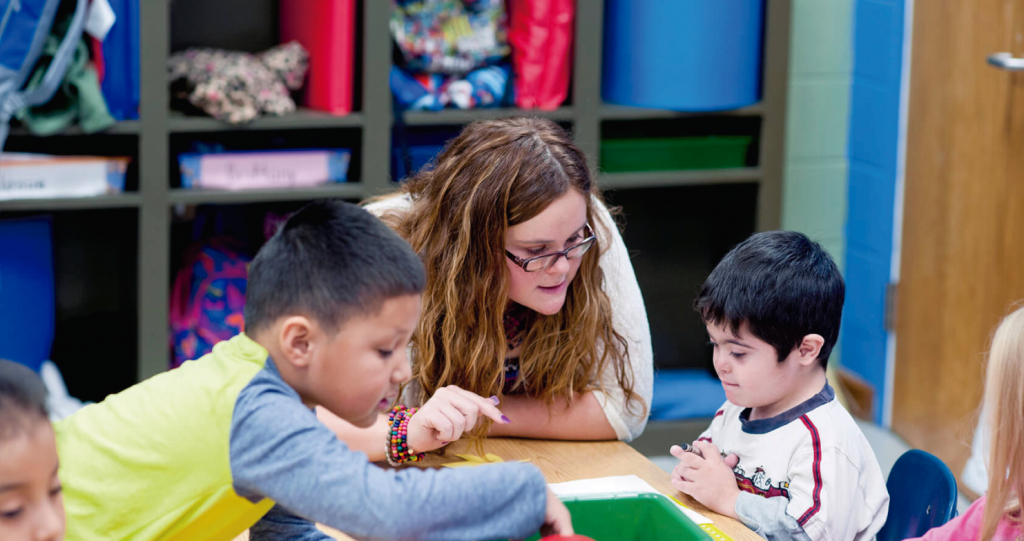 Café Filosófico: “Movimentos de Transformação da Educação”