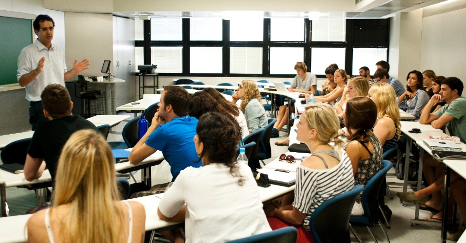 Mestrado gratuito para professores da Educação Básica