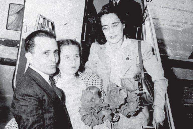 Anita Prestes profere palestra e inaugura mostra na UFSCar