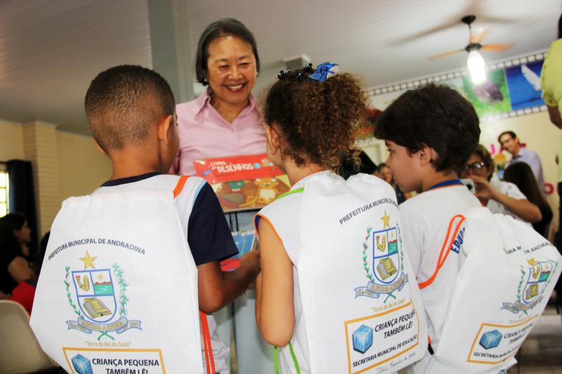 Projeto de incentivo à leitura no início da infância em Andradina