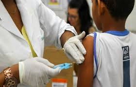 Governo quer tornar obrigatória carteirinha de vacinação nas escolas
