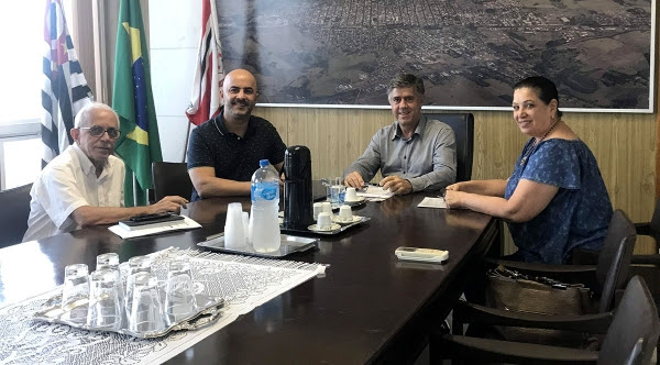 Sede quer ampliar aproximação com professor municipal