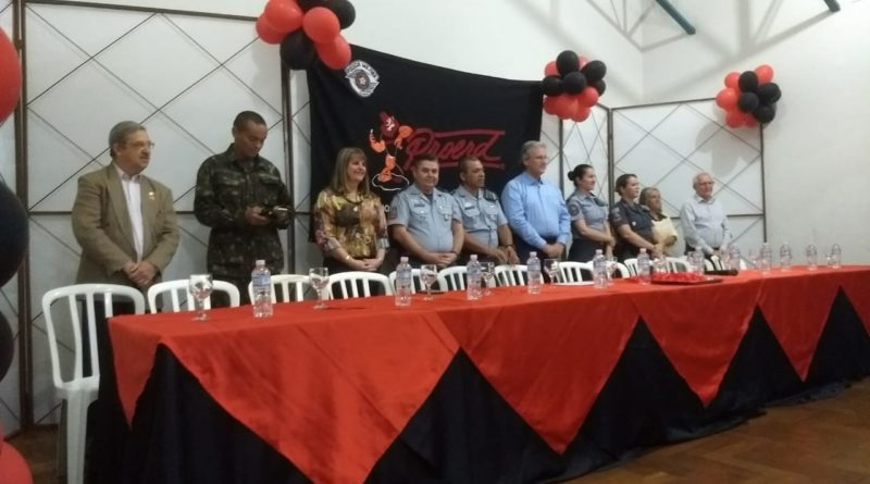 Proerd faz formatura de crianças na Regional de Garça