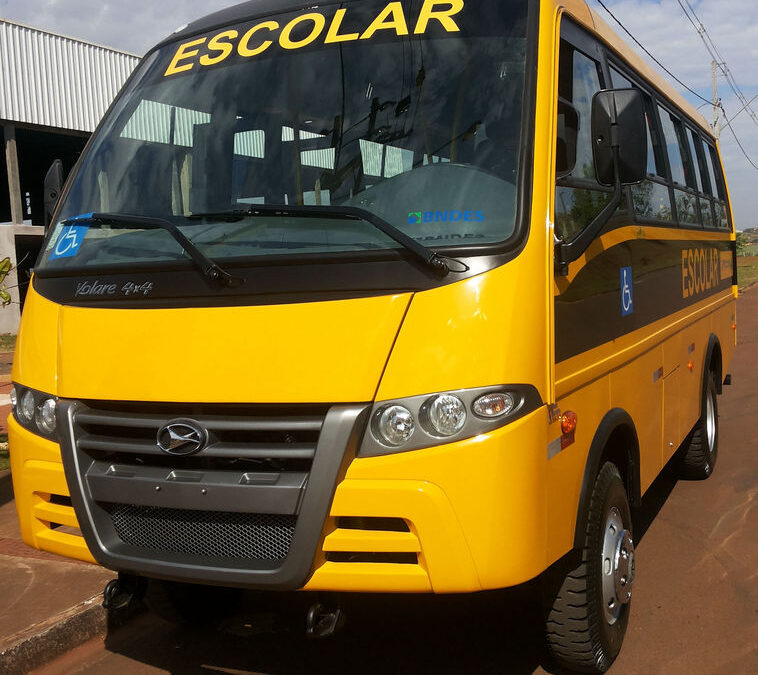 SEE entrega 102 ônibus escolares no interior de SP