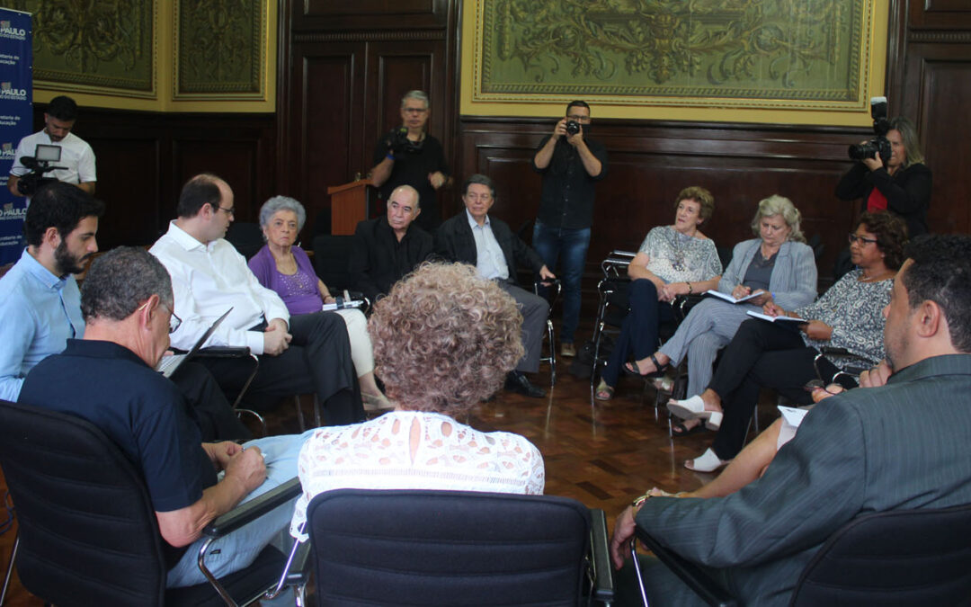 Secretário da Educação se reúne com entidades do magistério