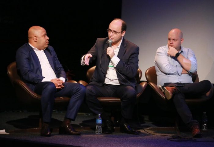 “É necessário corrigir a falta de professores na rede pública”