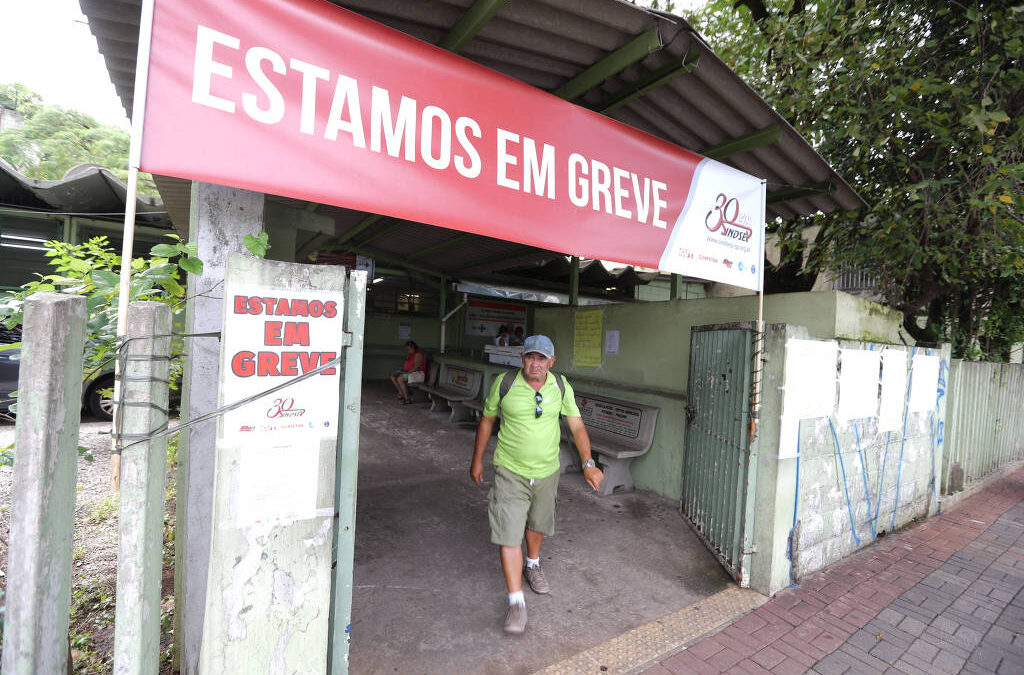 Prefeitura de São Paulo afirma que 744 escolas paralisaram