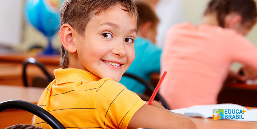 MEC vê diferença entre estrutura de escolas públicas e privadas