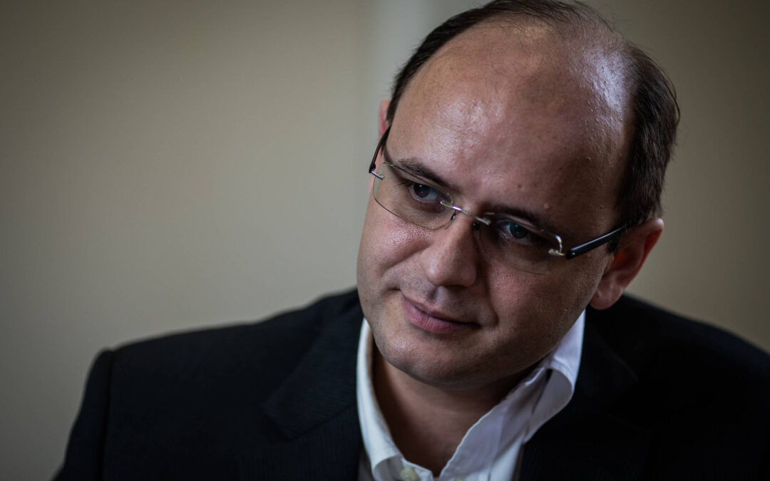 Secretário de Educação de SP fala em reajuste para professor