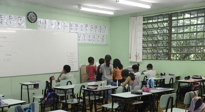 MEC suspende avaliação de alfabetização por dois anos
