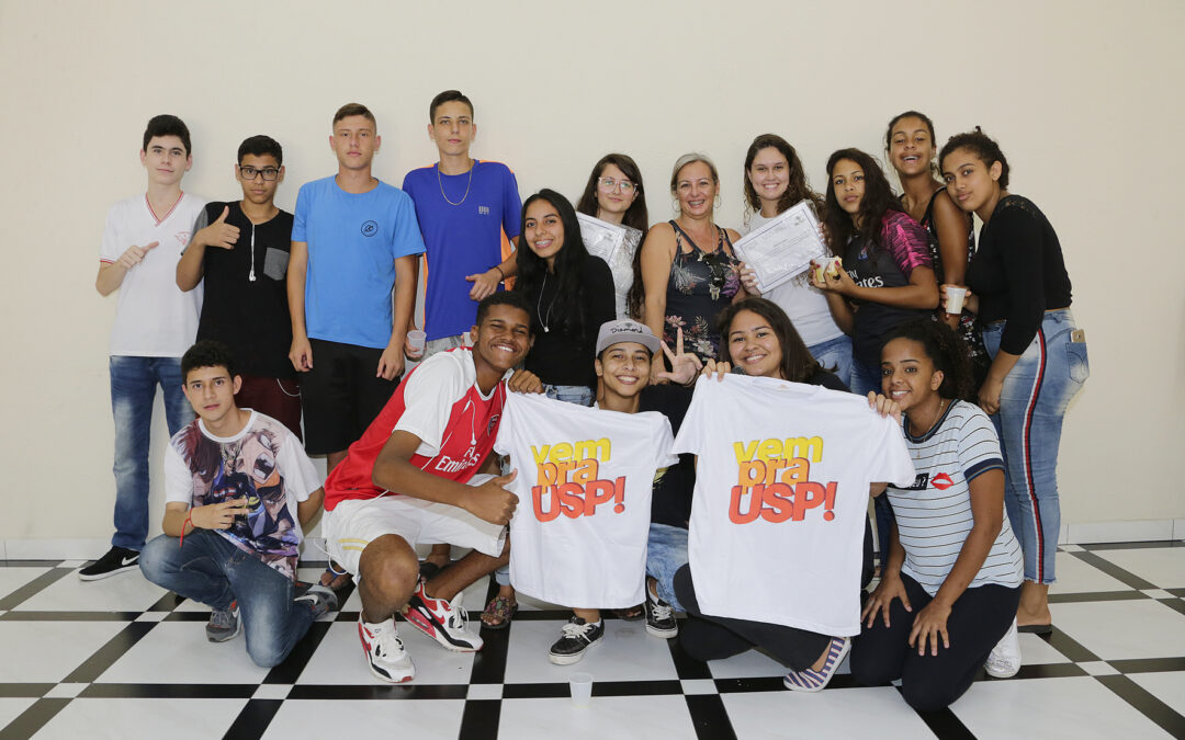 Competição incentiva alunos da rede estadual a estudar na USP
