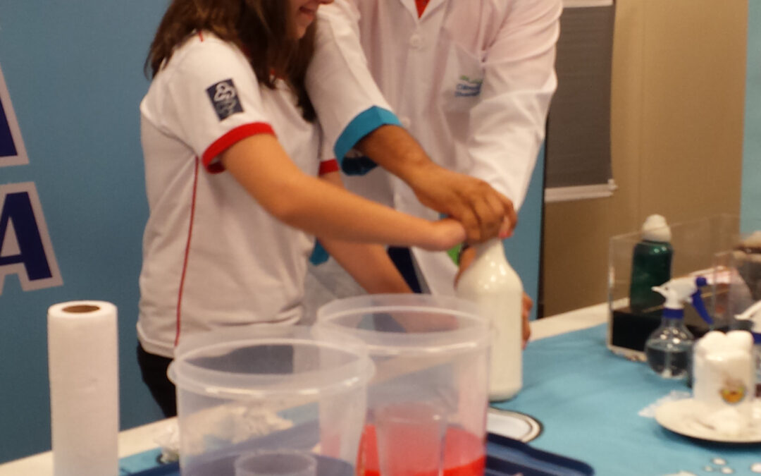 Teatro fala de reciclagem e meio ambiente em escolas e CEUs