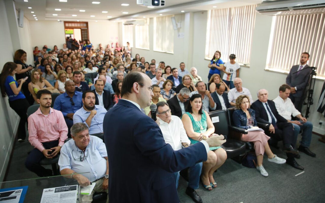 Secretário da Educação debate formação do professor estadual de SP