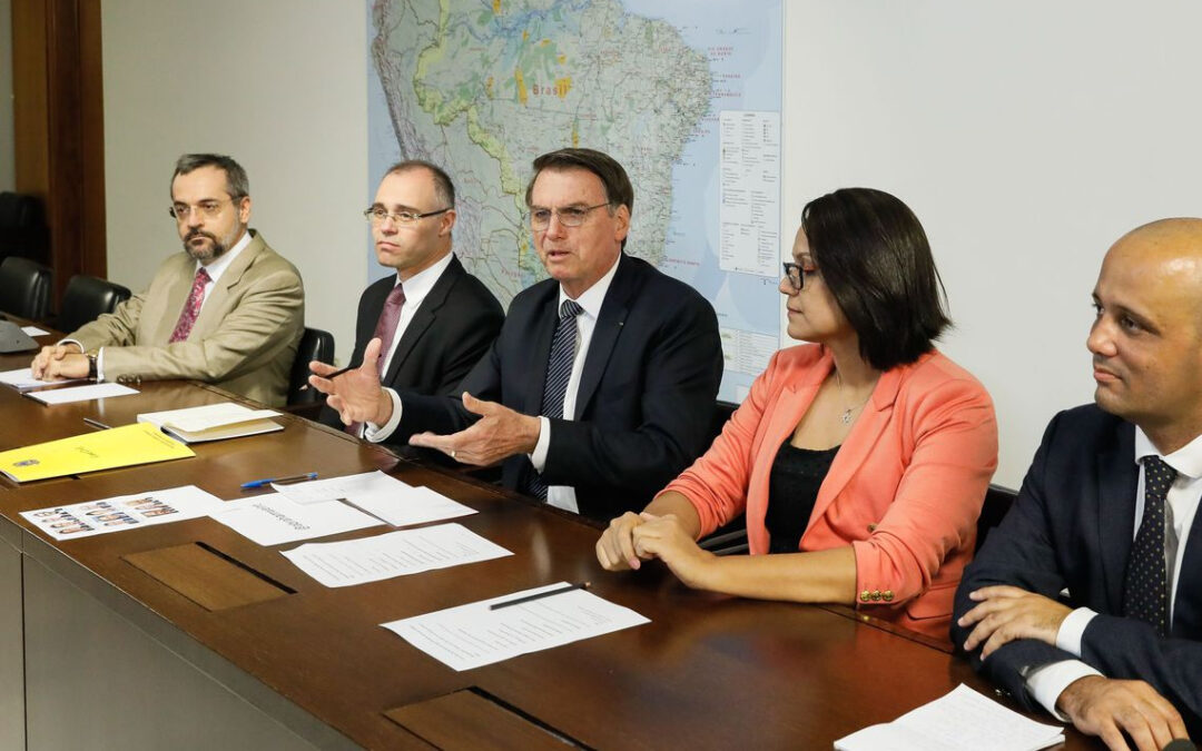 Ministro diz que risco de não ter Enem está totalmente afastado