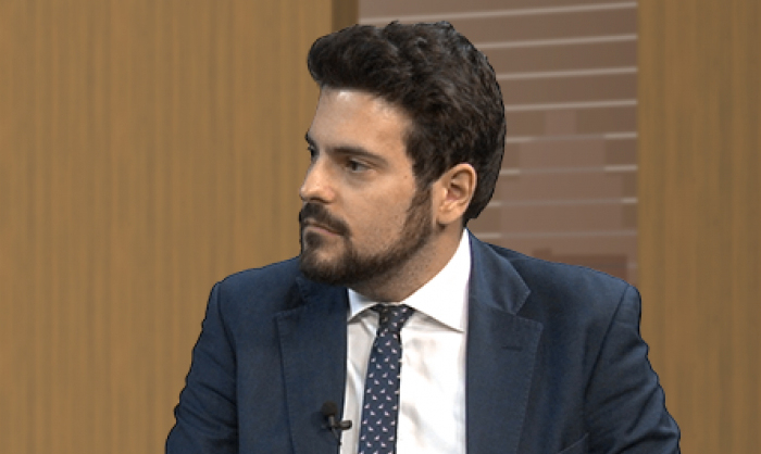 Reascende polêmica sobre gravação nas escolas