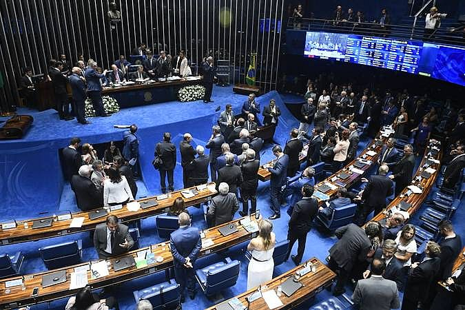 Senado analisa se todos gastos com educação podem ser abatidos no IR