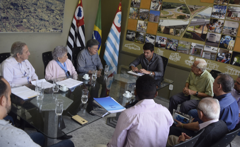 Diretoria estreita laços com autoridades de Cruzeiro