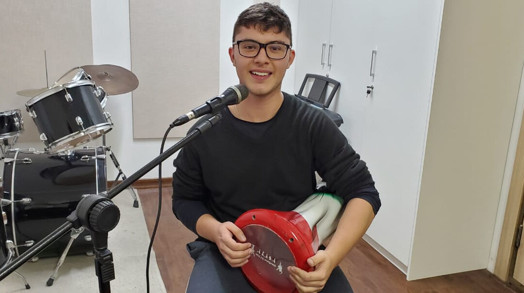 Música traz realização pessoal a crianças deficientes